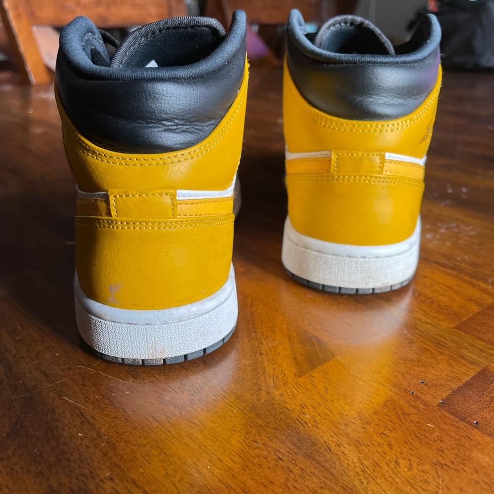 2021 Air Jordan 1 Mid PS “University Gold” - Picture 4 of 7